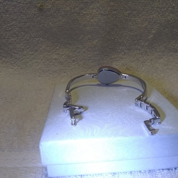 Armitron Now Heart Shape Quartz Watch Pink Dial Silver Bracelet New Bat Great ! - Picture 10 of 11